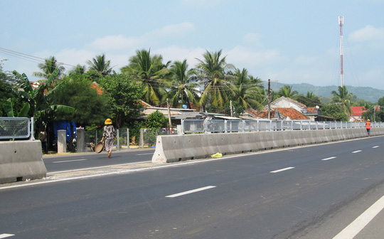 giải phân cách cứng